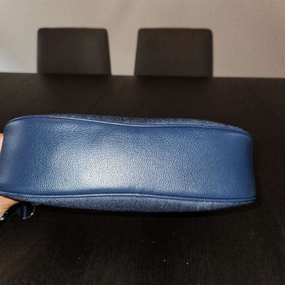 New Denim 💙 Kate Spade CrossBody - Picture 3 of 7